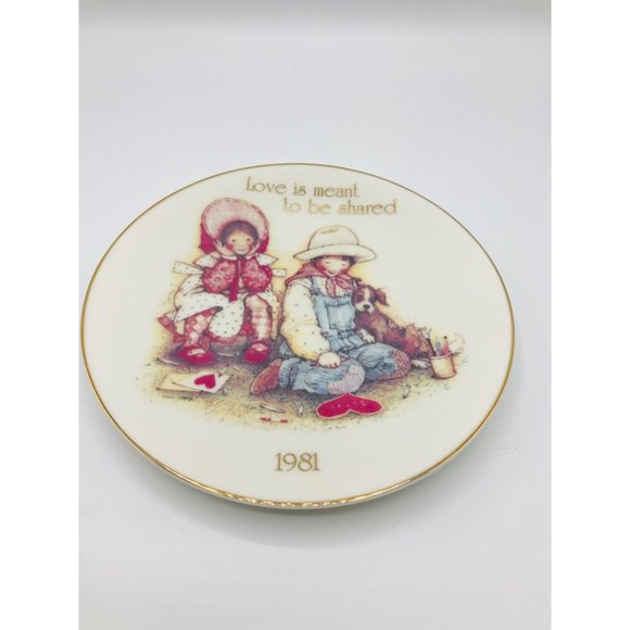 Vintage 1981 Love Shared Holly Hobbie collector’s plate. - Picture 4 of 4